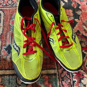 Men’s Saucony tennis shoes